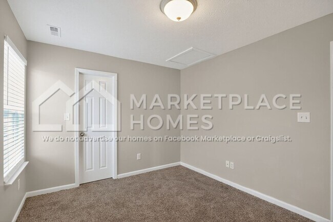 Building Photo - 2498 Apple Tree Ln