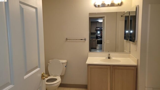 Building Photo - 555 10th St