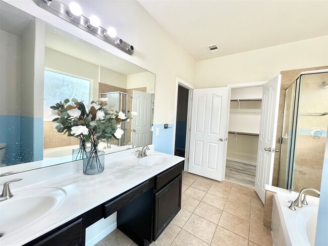 Building Photo - 10803 Marigold Glen Way