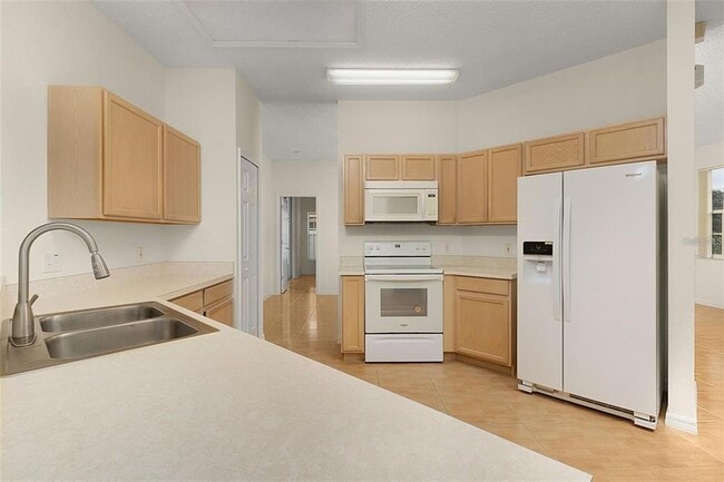 Building Photo - 411 Tamarind Parke Ln