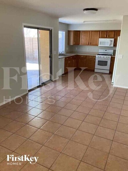 Building Photo - 12922 W Holly St