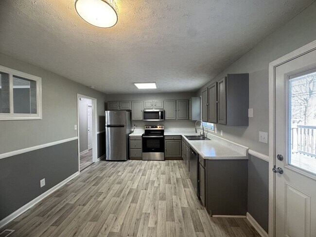 Building Photo - Single Family Home in Clarksville
