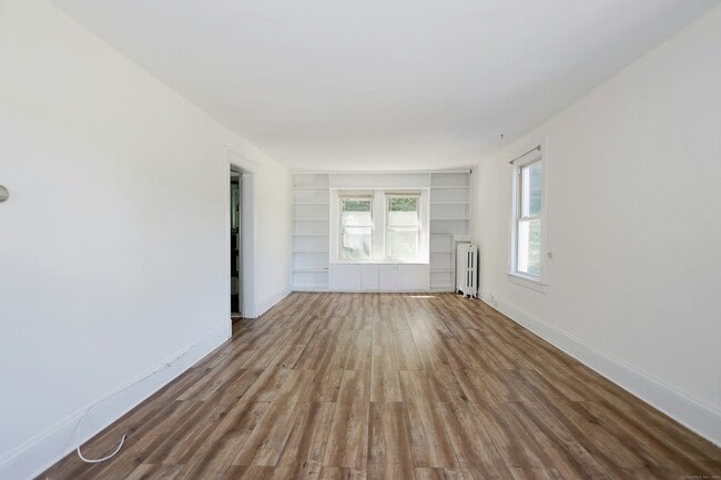 Building Photo - 54 W Branchville Rd