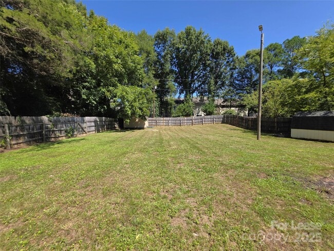 Building Photo - 7106 Spring Creek Ln