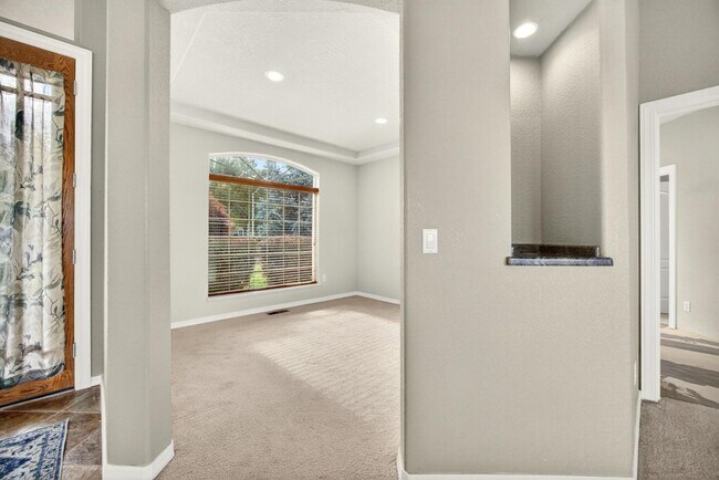 Building Photo - 460 Robert Trent Jones Blvd