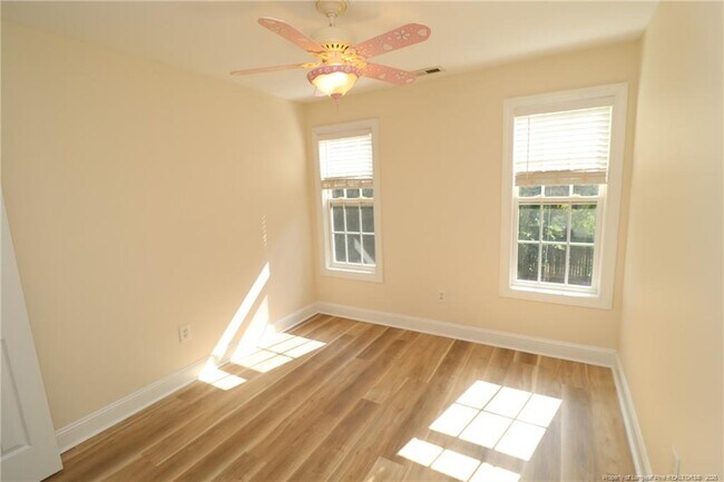 Building Photo - 125 Gremar Dr.