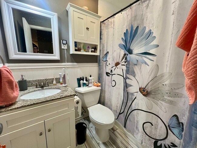 Building Photo - 116 Sycamore St