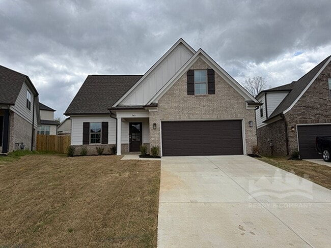 Building Photo - 340 Maple St