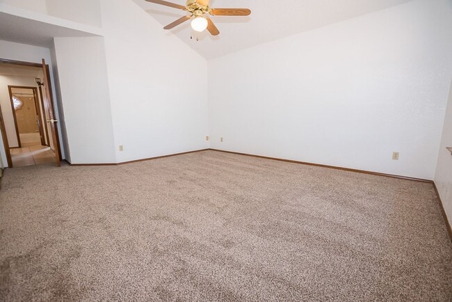 Building Photo - Contemporary home with 3 bedrooms, 2 bath, 2 car garage, A/C, Fenced Yard