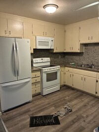 Building Photo - 3300 Brookdale Ave