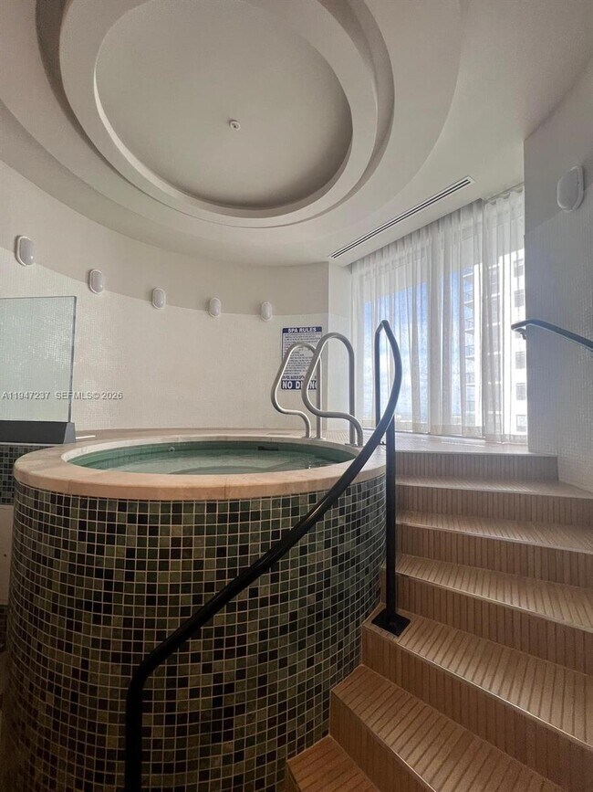 Building Photo - 11 NE 6th St