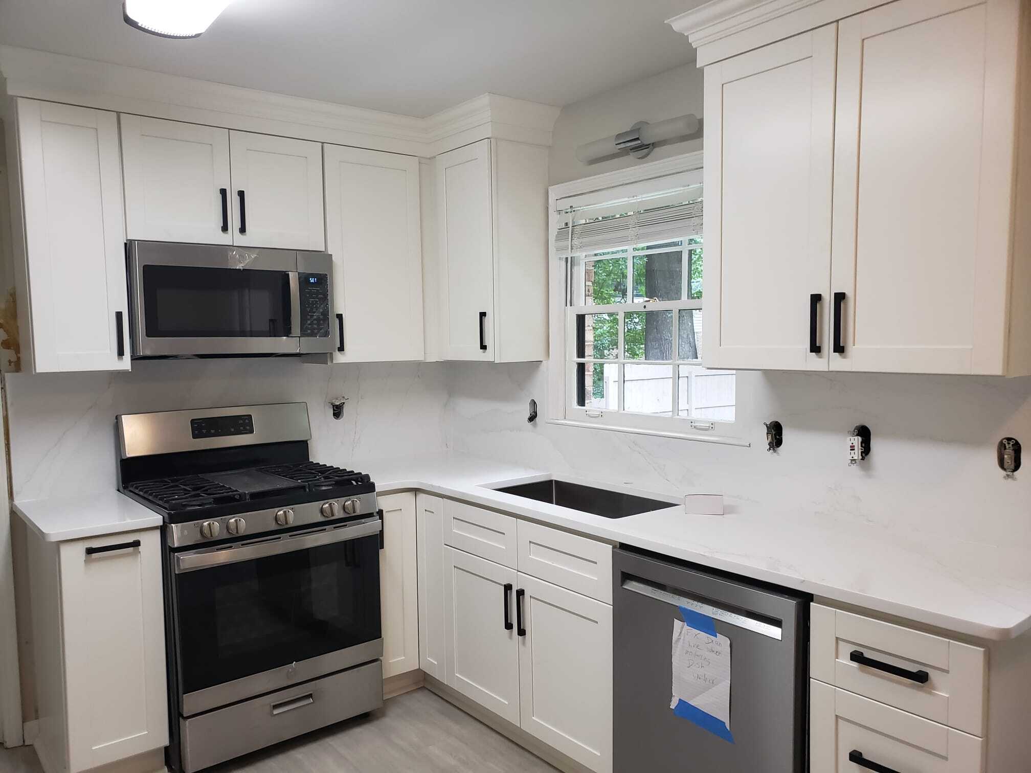 Building Photo - 5649 Roberts Dr