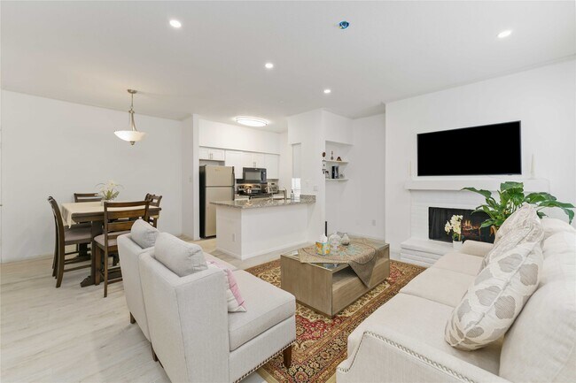 Primary Photo - 710 Bering Dr