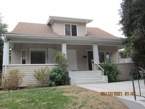 Building Photo - 8525