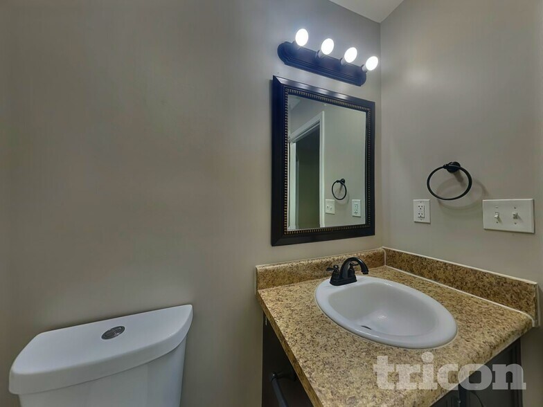 Building Photo - 980 Culverson Ct