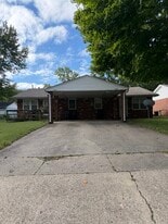 Building Photo - 2203 1/2 Lantern Hill Dr