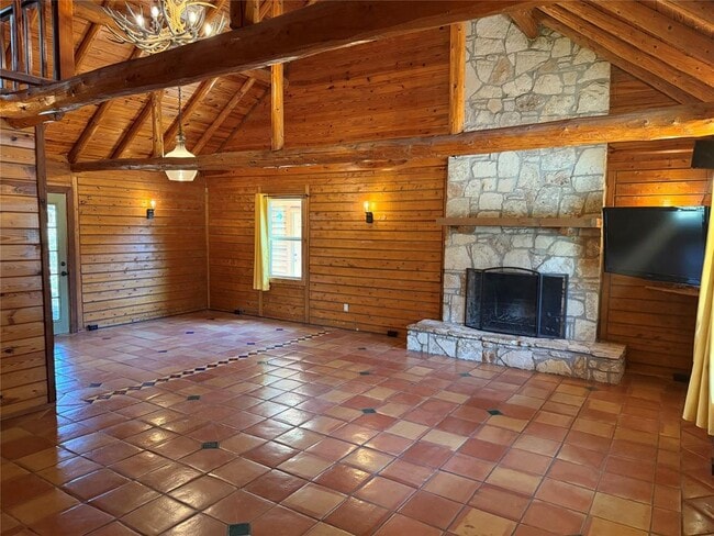 Building Photo - 1215 Agarita Dr