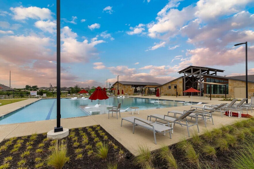 Building Photo - 204 Flowers Ave