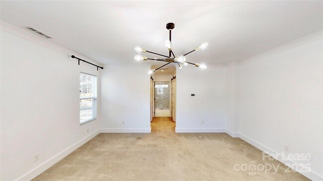 Building Photo - 1412 N Sharon Amity Rd