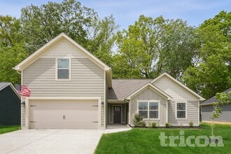 Building Photo - 223 Fieldstone Ln