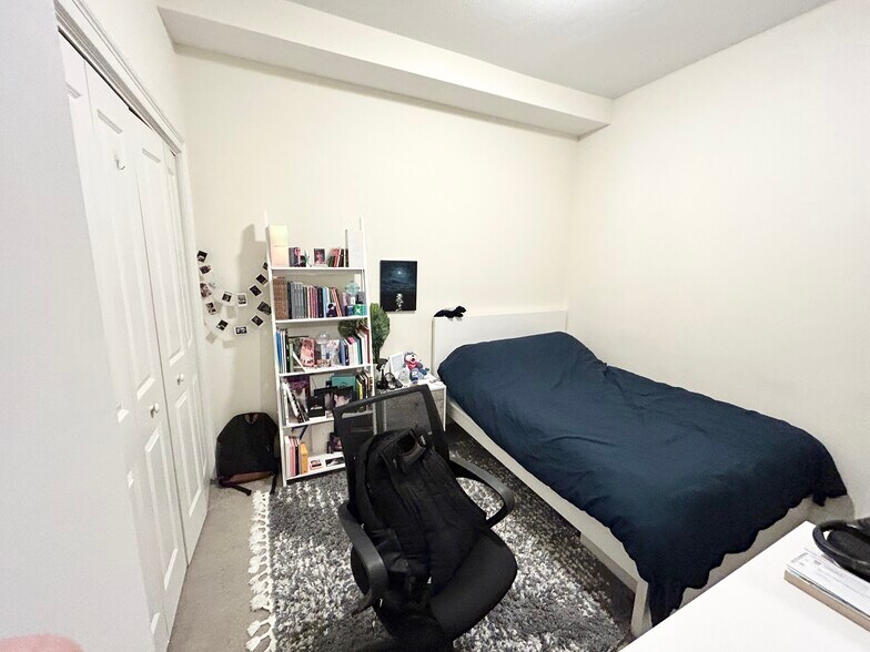 Building Photo - 81 Amory St