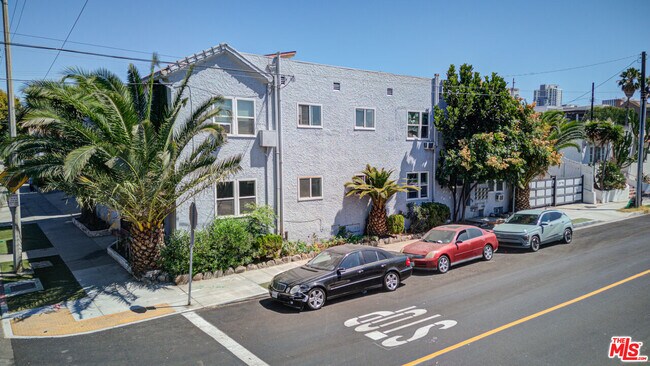 Building Photo - 644 W 5th St