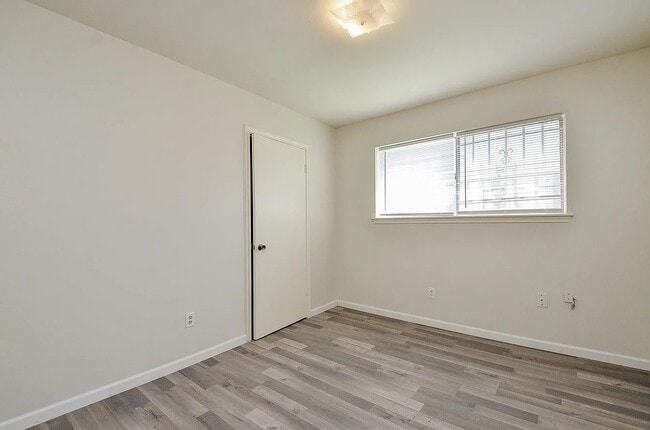 Building Photo - 9119 Concho St