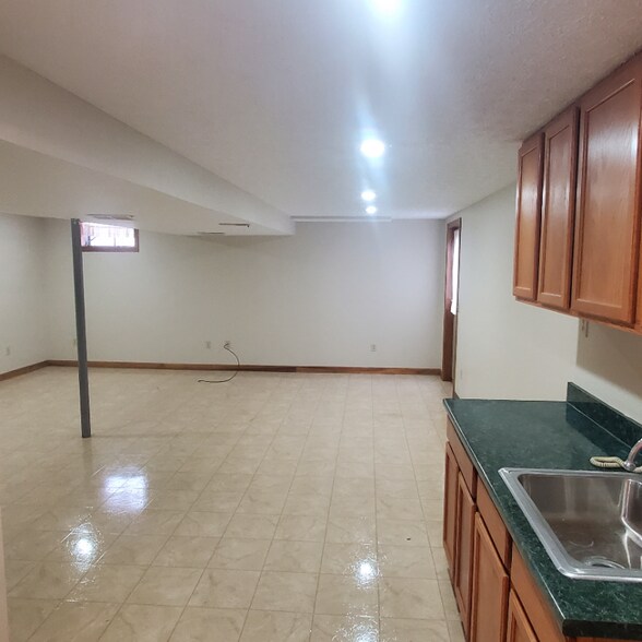 Building Photo - 315 High Meadows Village Dr