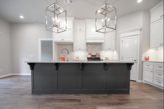 Building Photo - 9225 NW 86th St