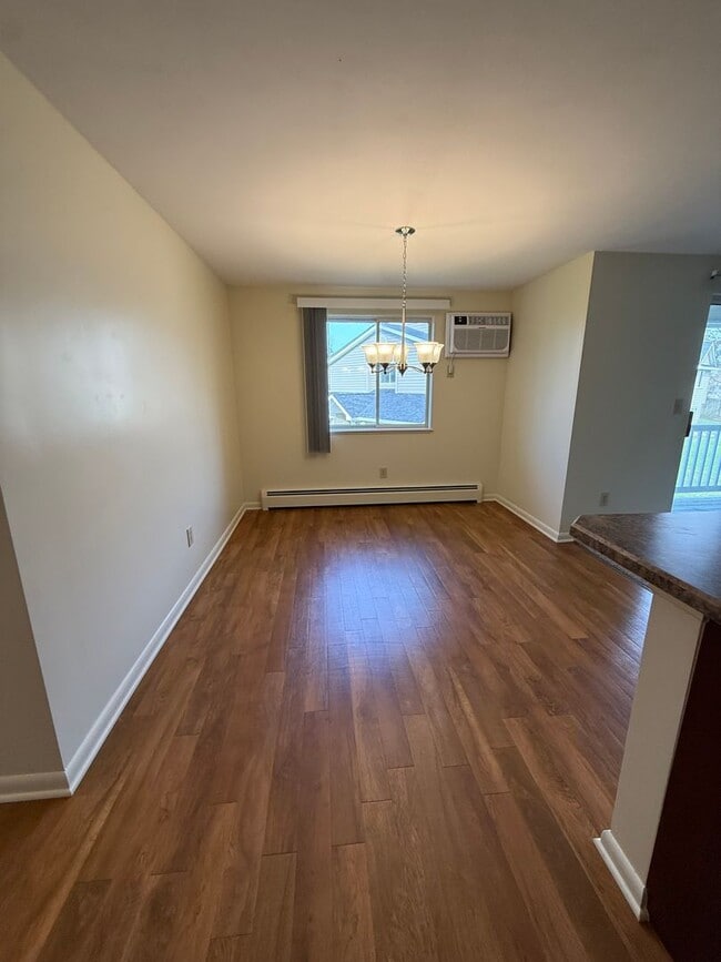 Building Photo - New Country Village