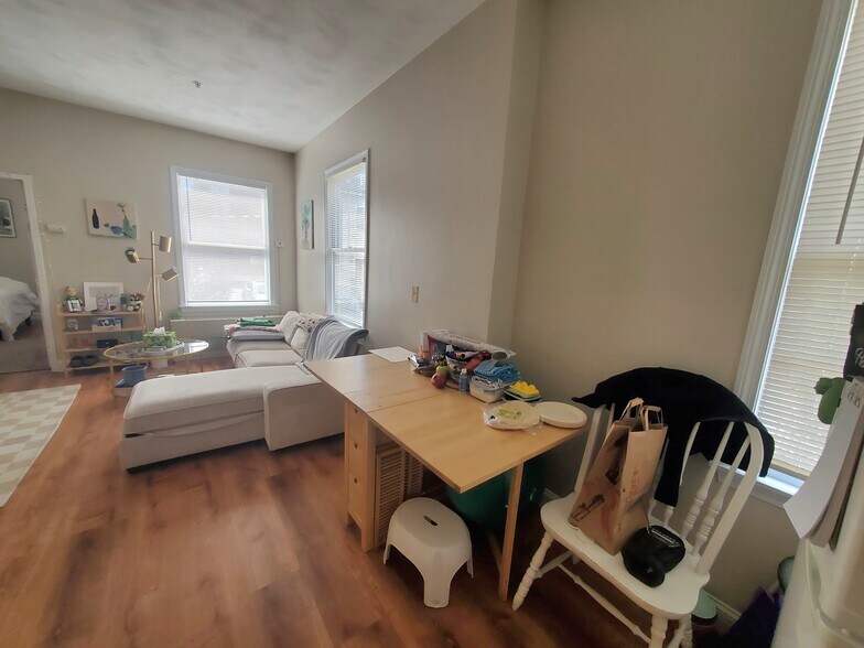 Building Photo - 362 Harvard St