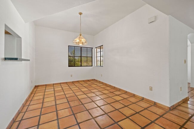 Building Photo - Beautiful Santa Fe Home on Large Corner Lot!