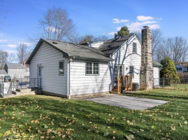 Building Photo - 130 Littleton Rd