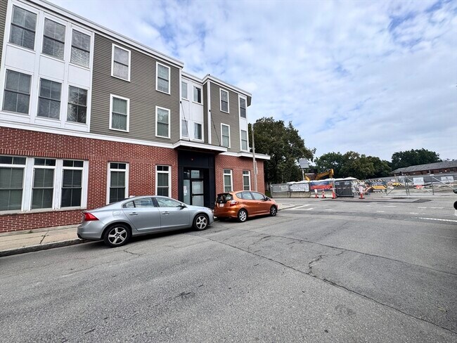 Building Photo - 12 Mohawk St