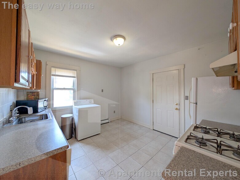 Building Photo - 49 Conwell Ave