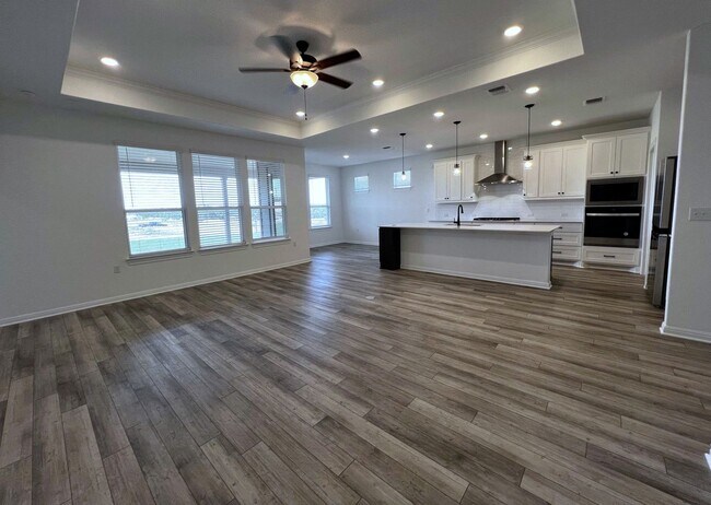 Building Photo - 106 Middle Crk Rd