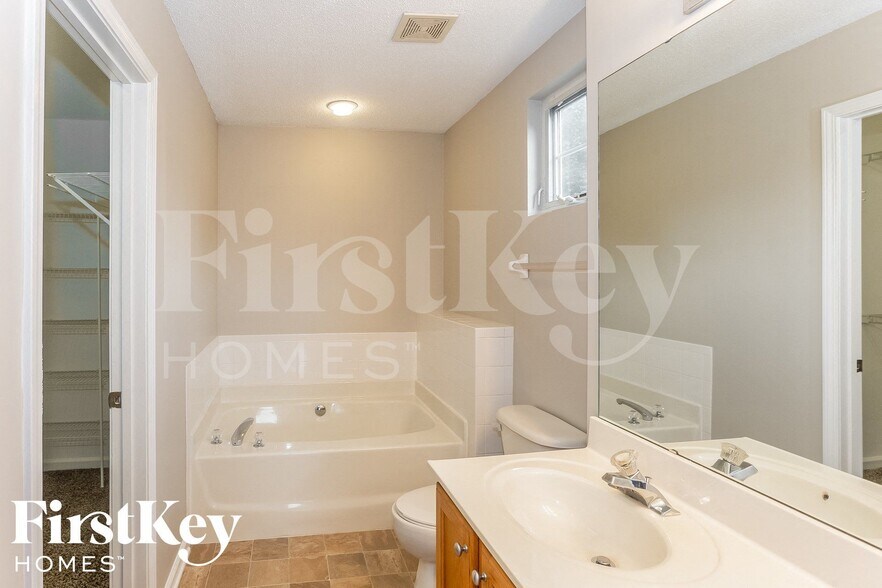 Building Photo - 5829 Falls Ridge Ln