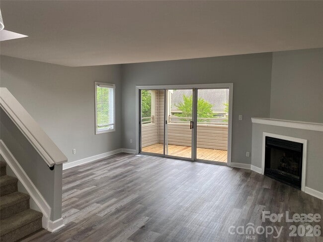 Building Photo - 14550 Waterside Dr