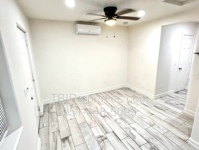 Building Photo - 5063 Pearblossom Dr