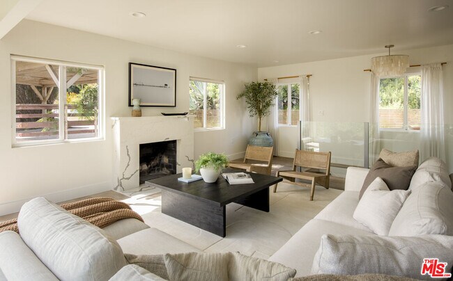 Building Photo - 2370 San Marco Dr