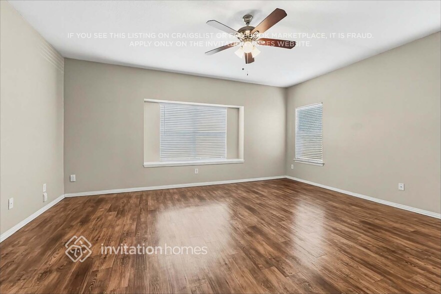 Building Photo - 4000 Iris Ct