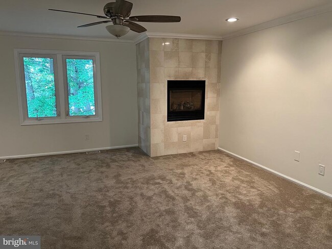 Building Photo - 1710 Chanticleer