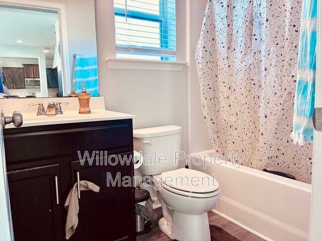 Building Photo - 993 Deaton Dr