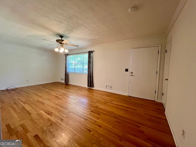 Building Photo - 6695 Courtney Dr