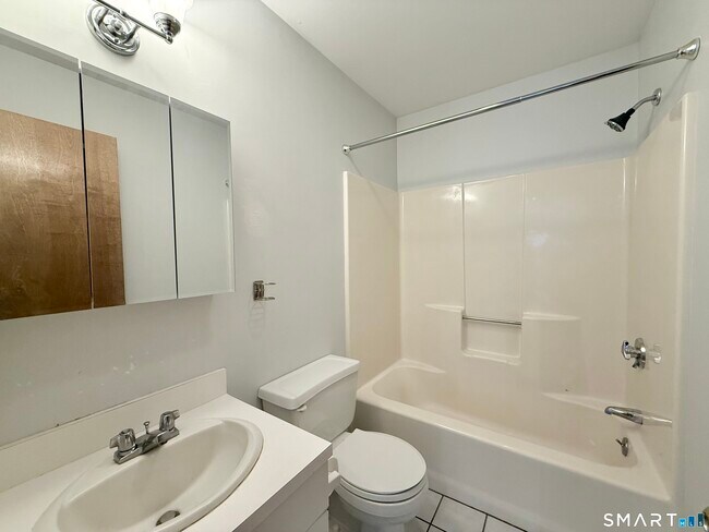 Building Photo - 139 Bradley St