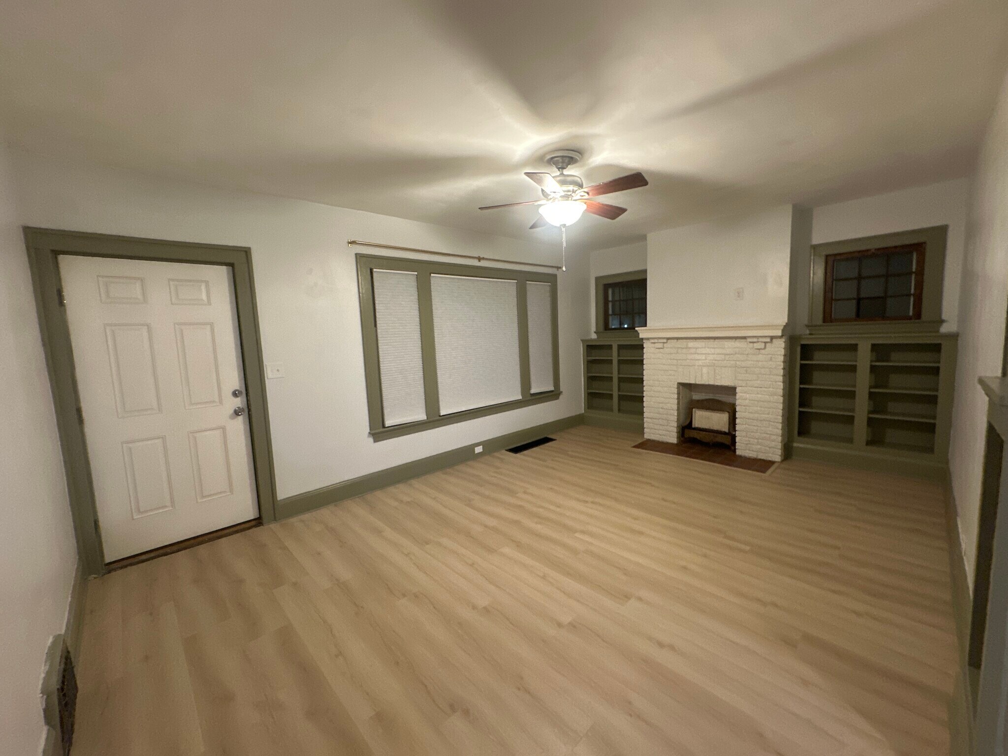 Building Photo - 9205 Clifton Blvd