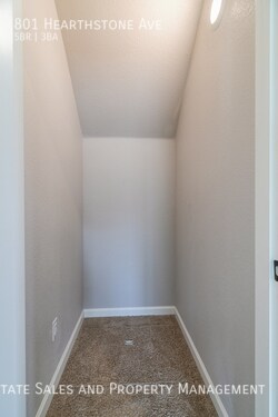 Building Photo - 801 Hearthstone Ave