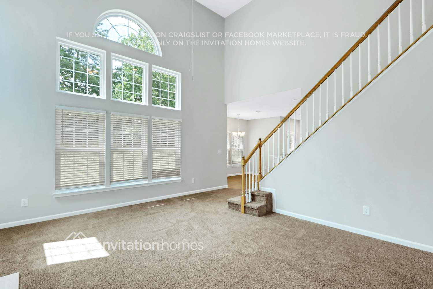 Building Photo - 9823 Dauphine Dr