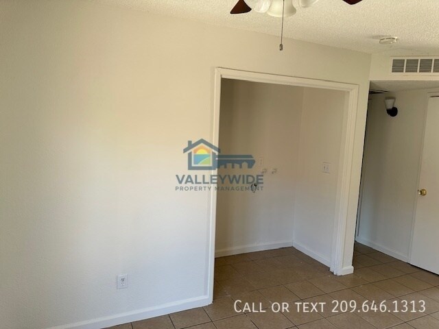 Building Photo - 1121 Roselawn Ave