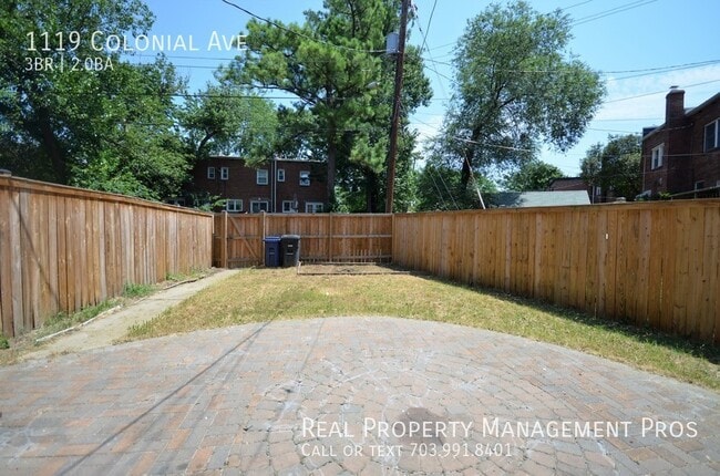 Building Photo - 1119 Colonial Ave